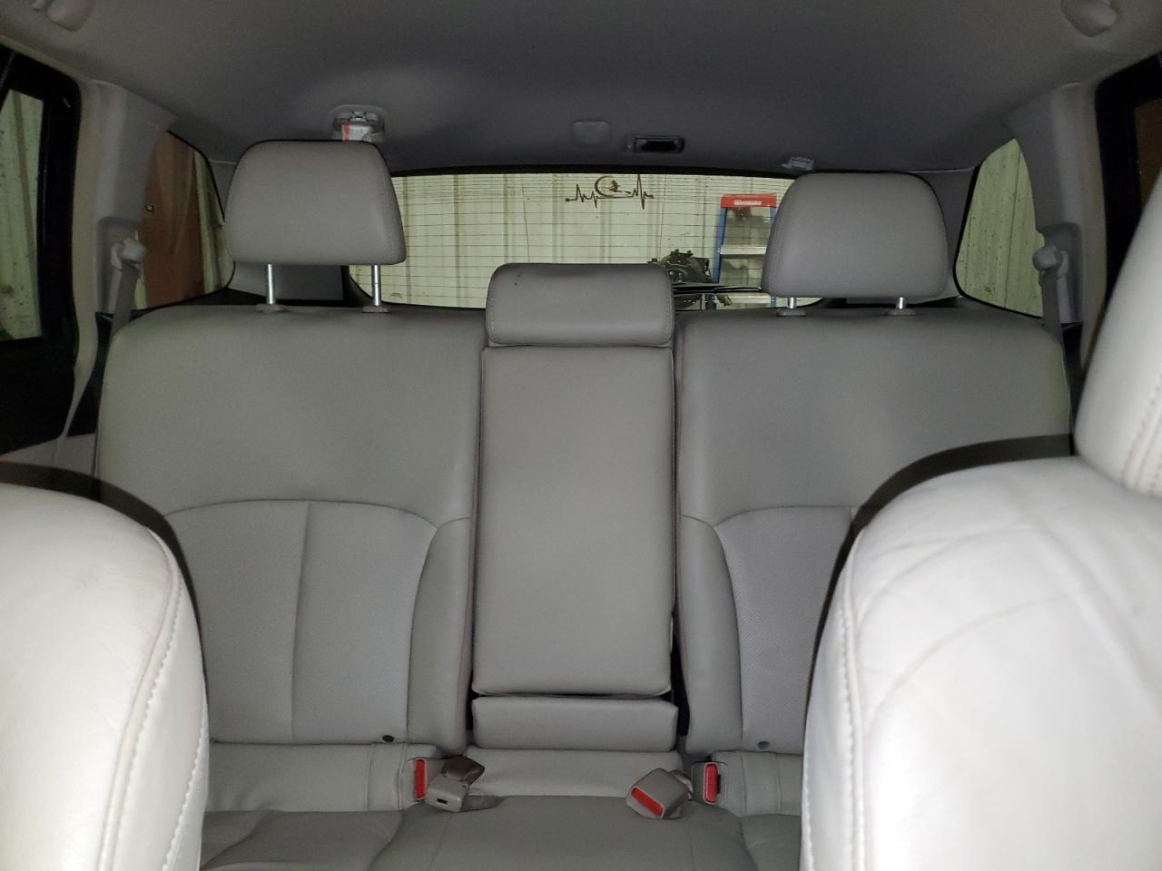 2013 Subaru Outback - Image 10