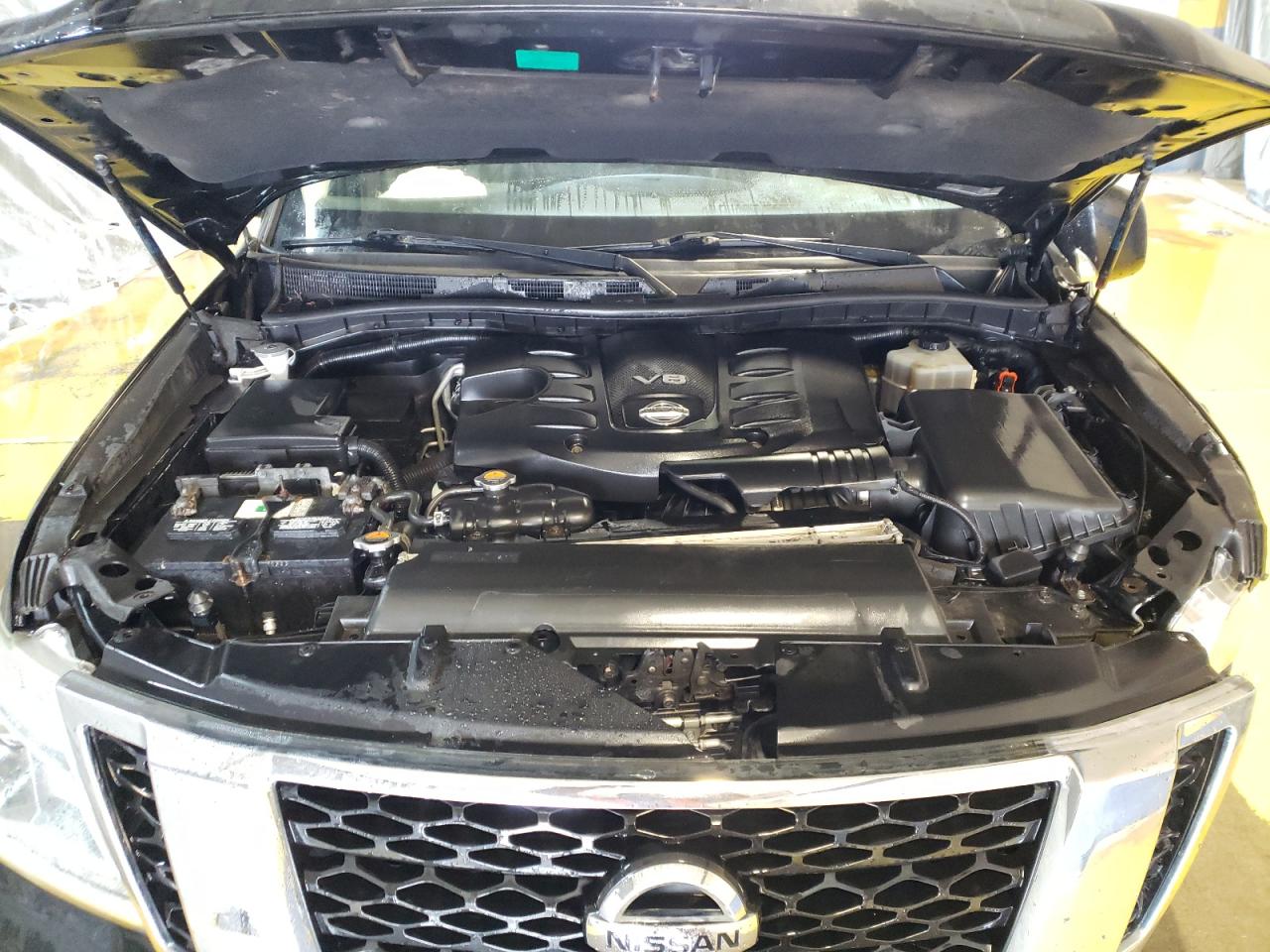2018 Nissan Armada - Image 12