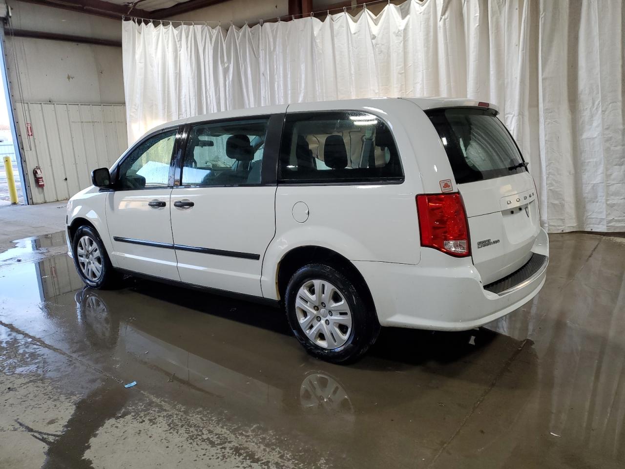 2016 Dodge Caravan - Image 2