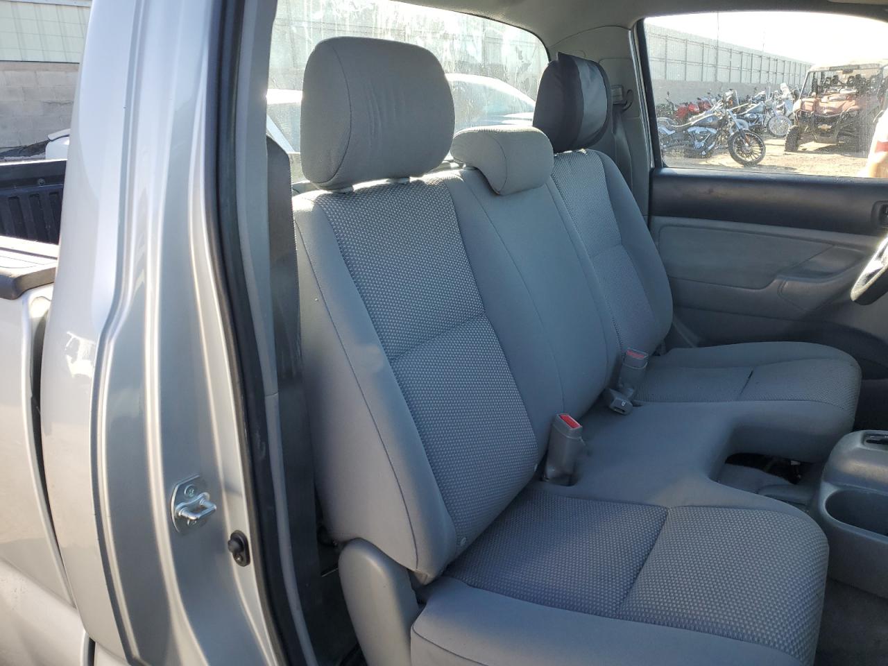 2005 Toyota Tacoma - Image 10