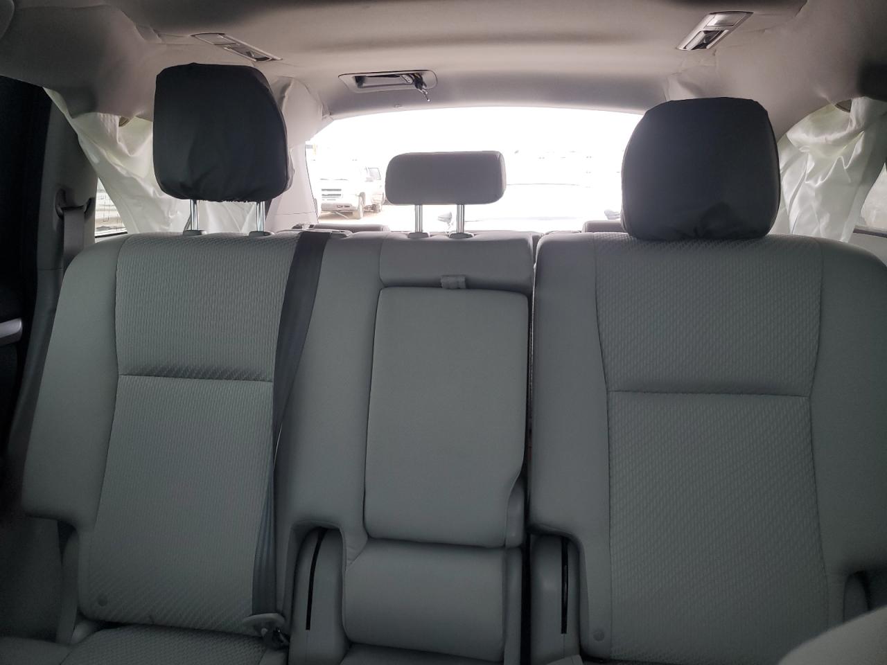 2016 Toyota Highlander - Image 10