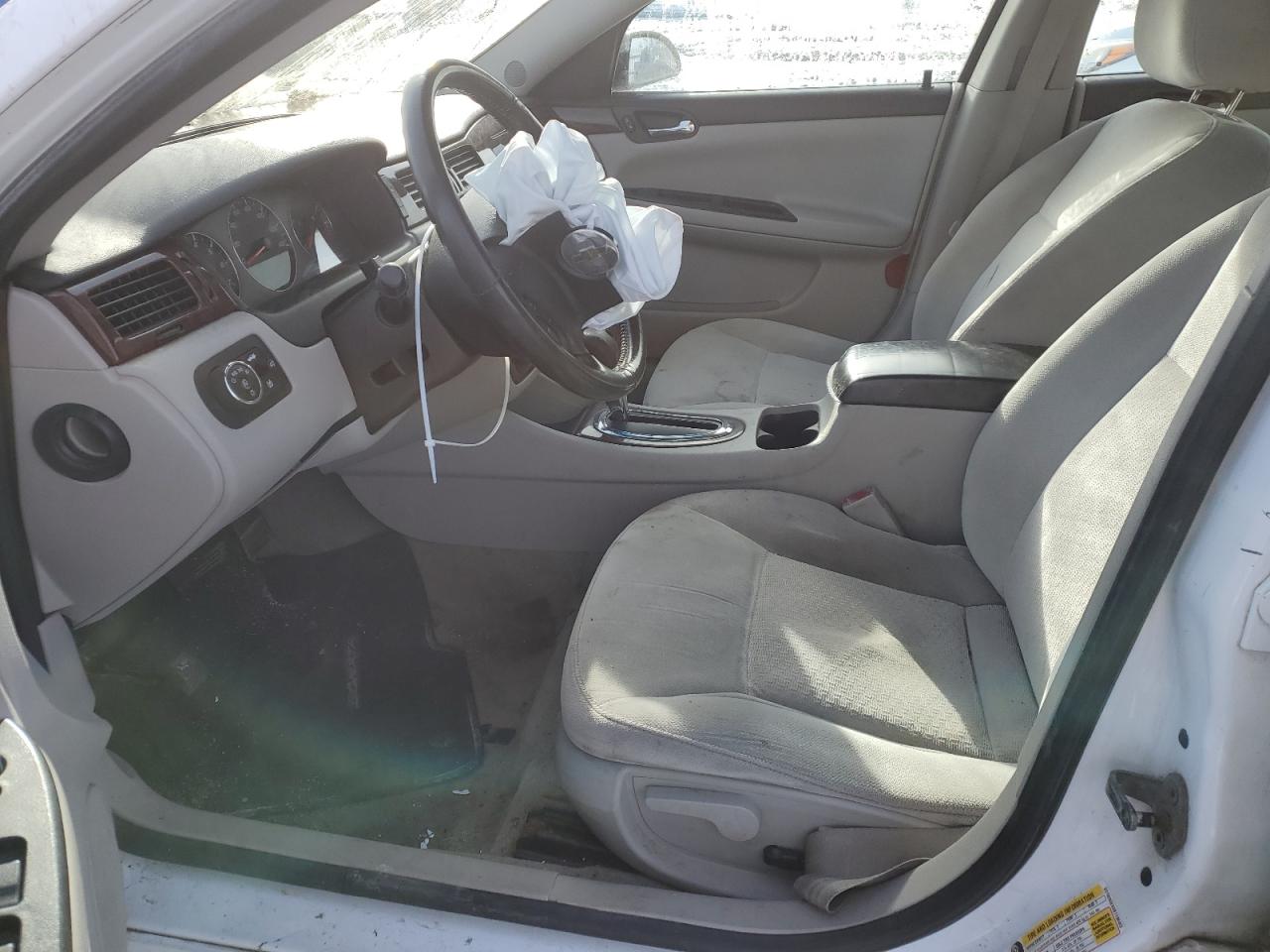 2011 Chevrolet Impala - Image 7