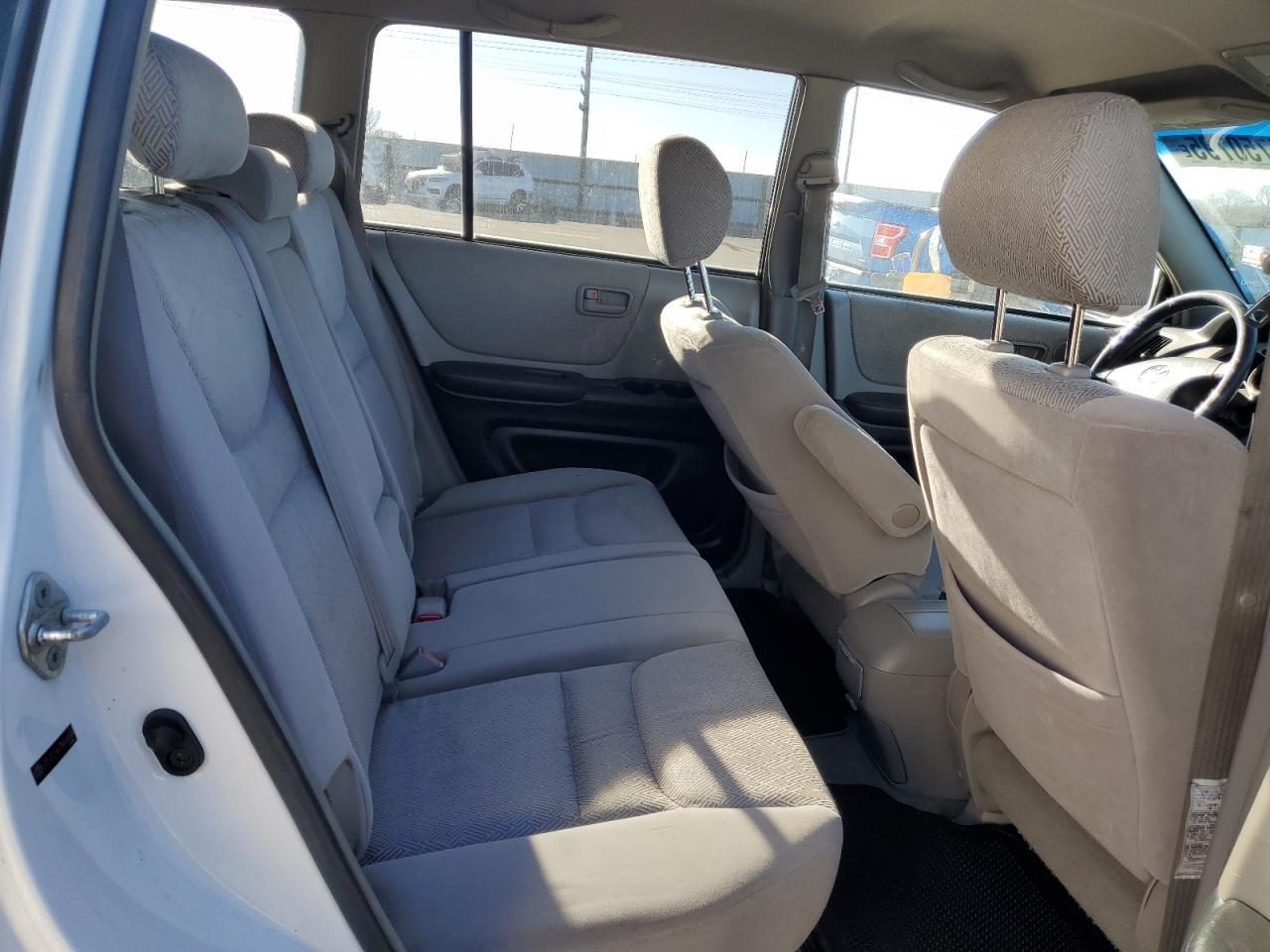 2003 Toyota Highlander - Image 11