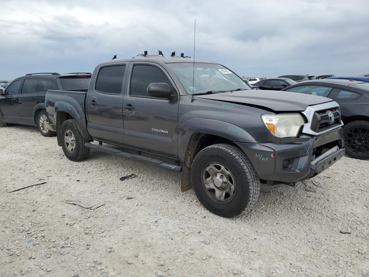 2015 Toyota Tacoma - Image 4
