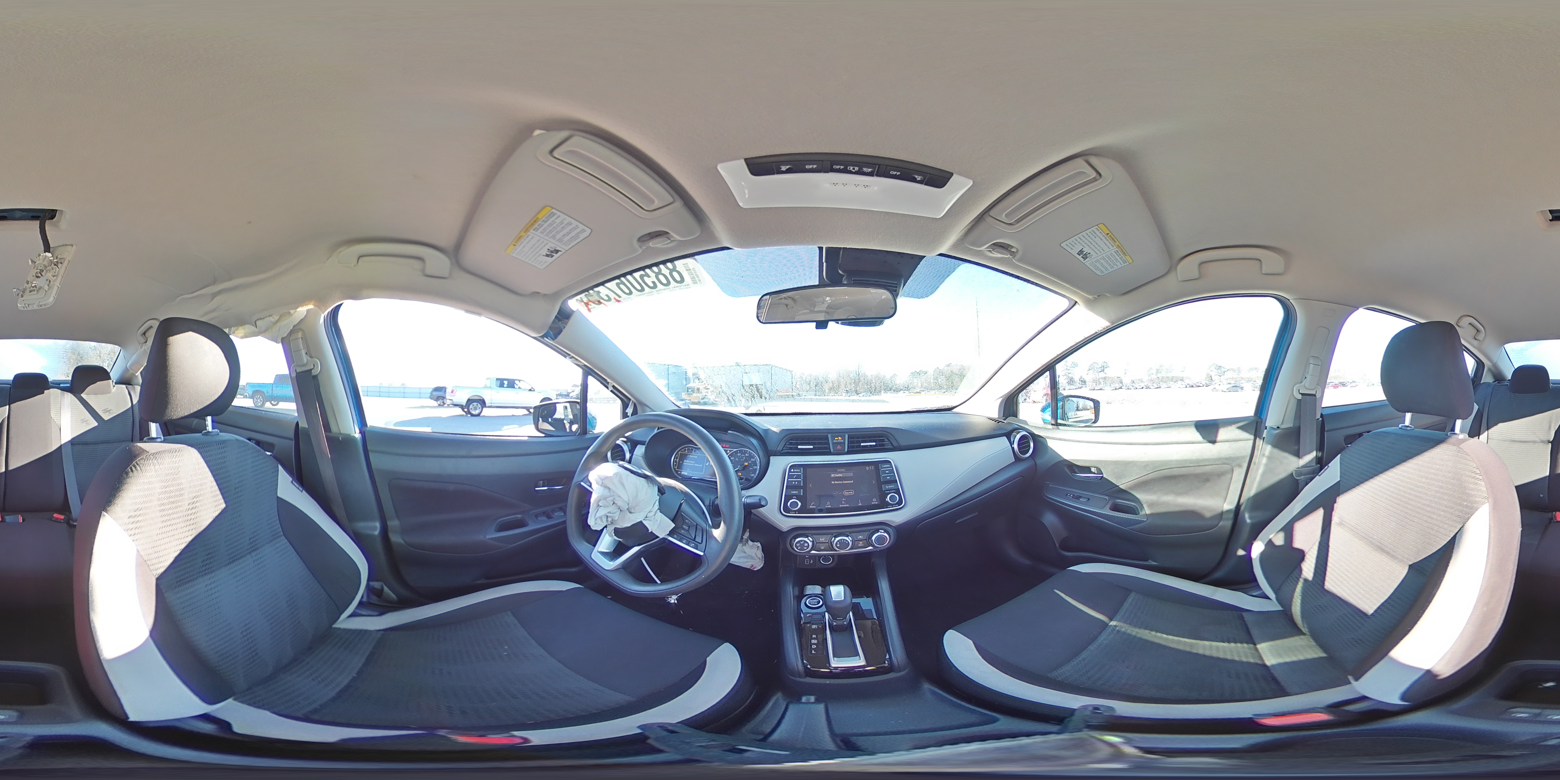 2021 Nissan Versa - Image 13