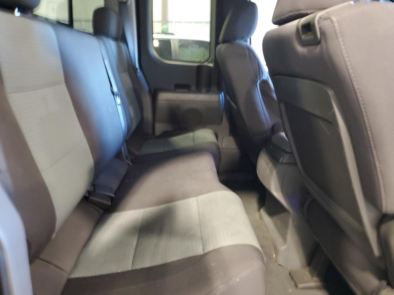 2007 Nissan Titan - Image 10