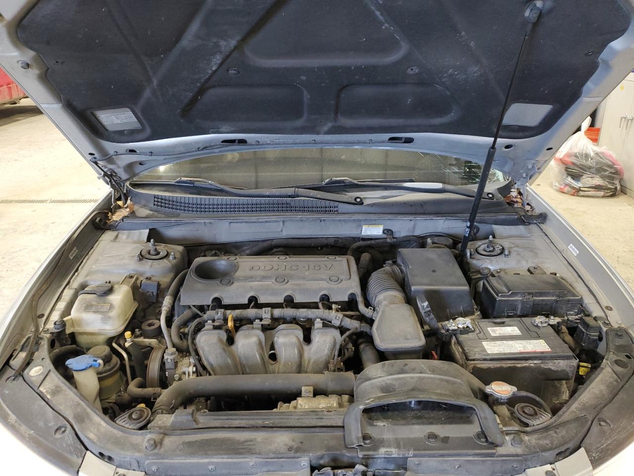 2009 Hyundai Sonata - Image 12