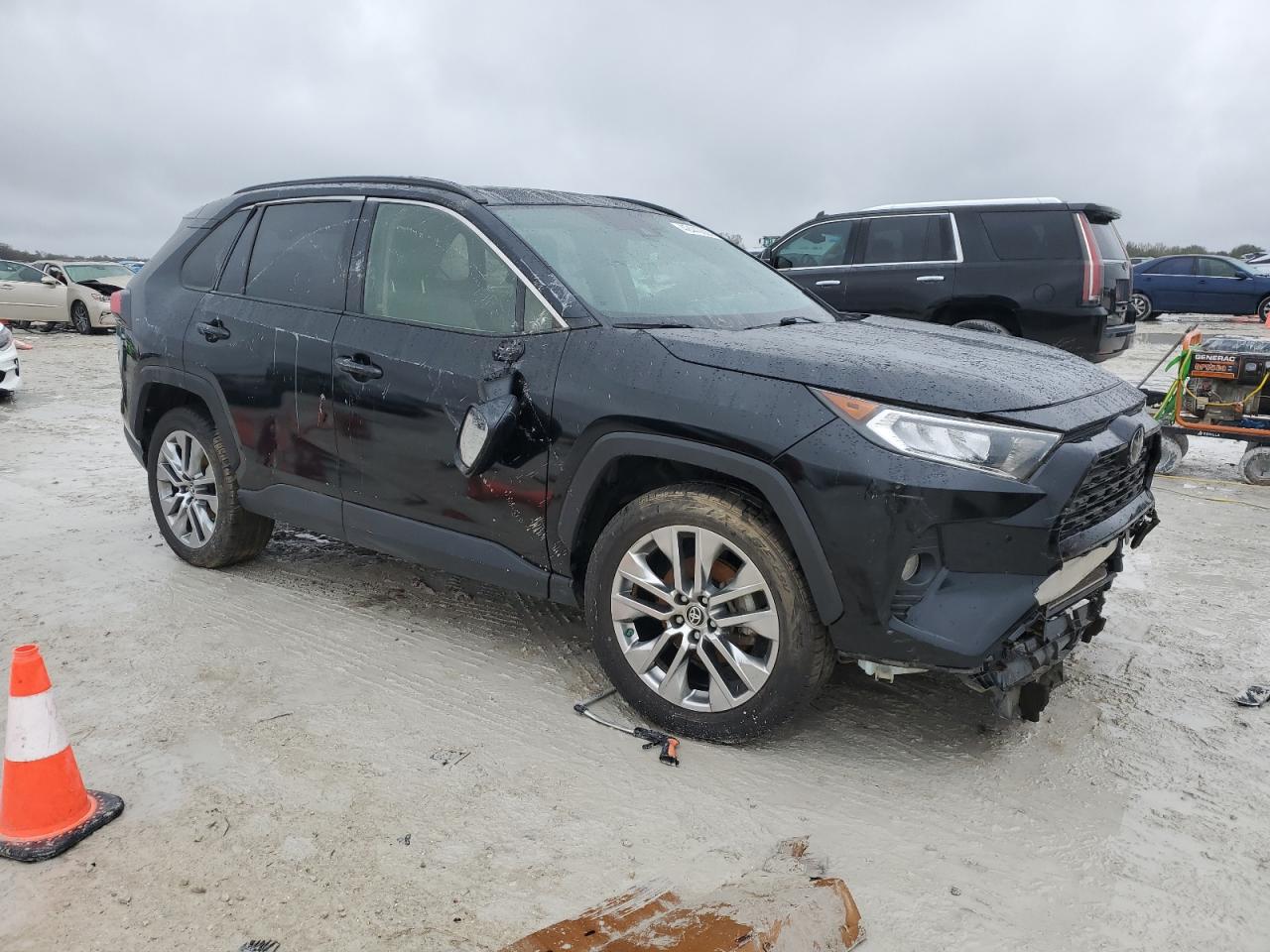 2019 Toyota RAV 4 - Image 4