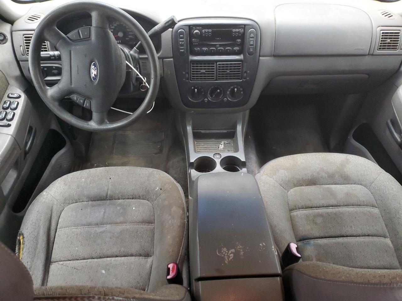 2005 Ford Explorer - Image 8