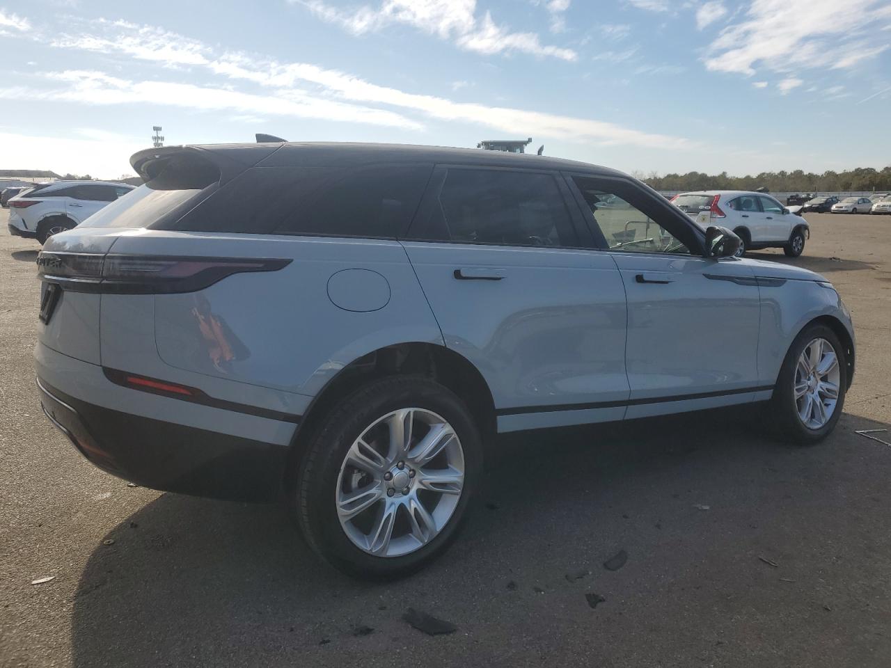 2024 Land Rover Range Rover - Image 3