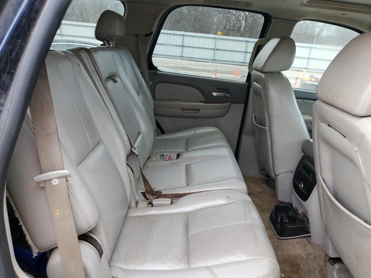 2007 Chevrolet Tahoe - Image 11