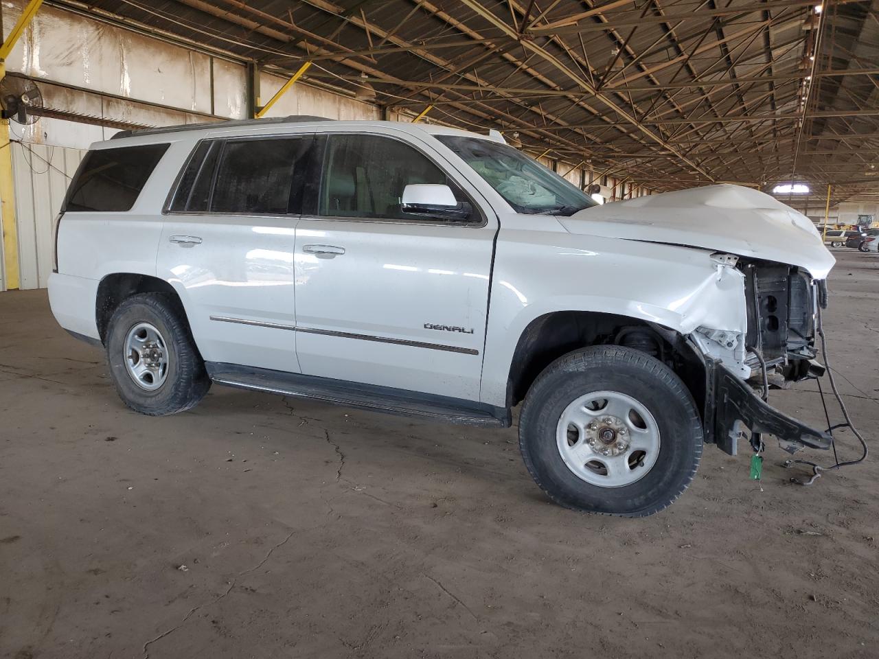 2017 GMC Yukon - Image 4