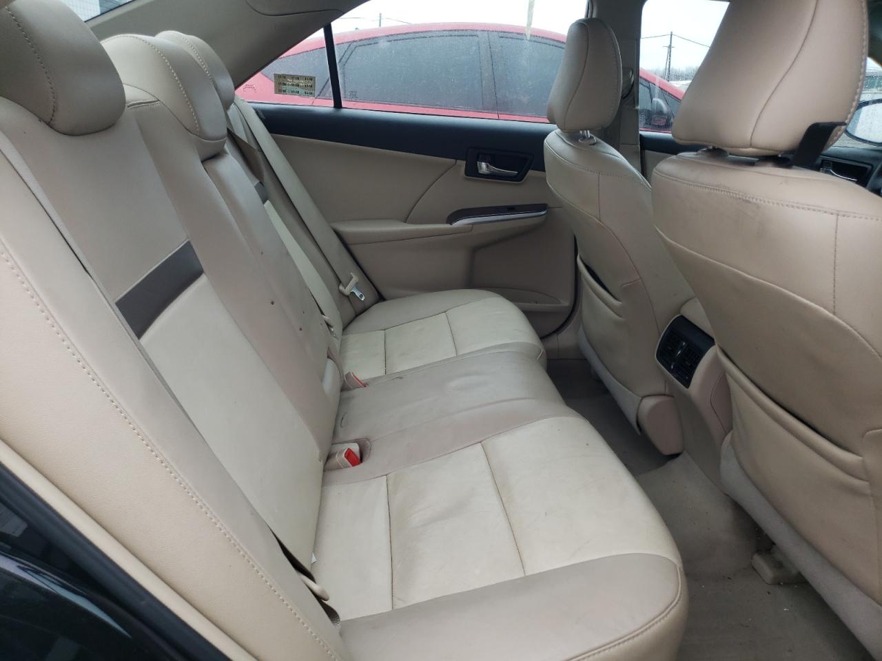 2012 Toyota Camry - Image 10
