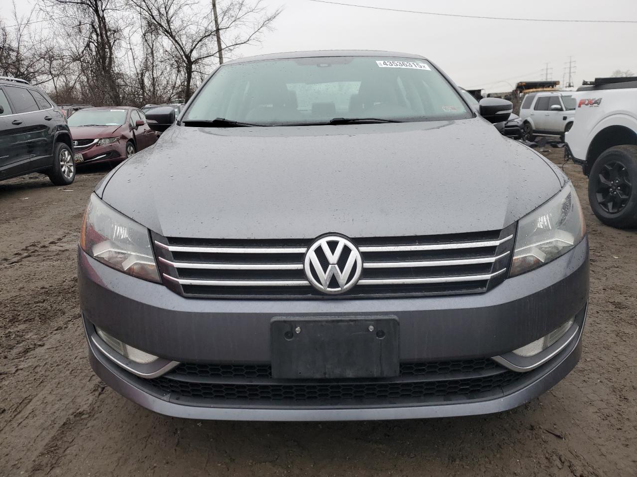 2015 Volkswagen Passat - Image 5