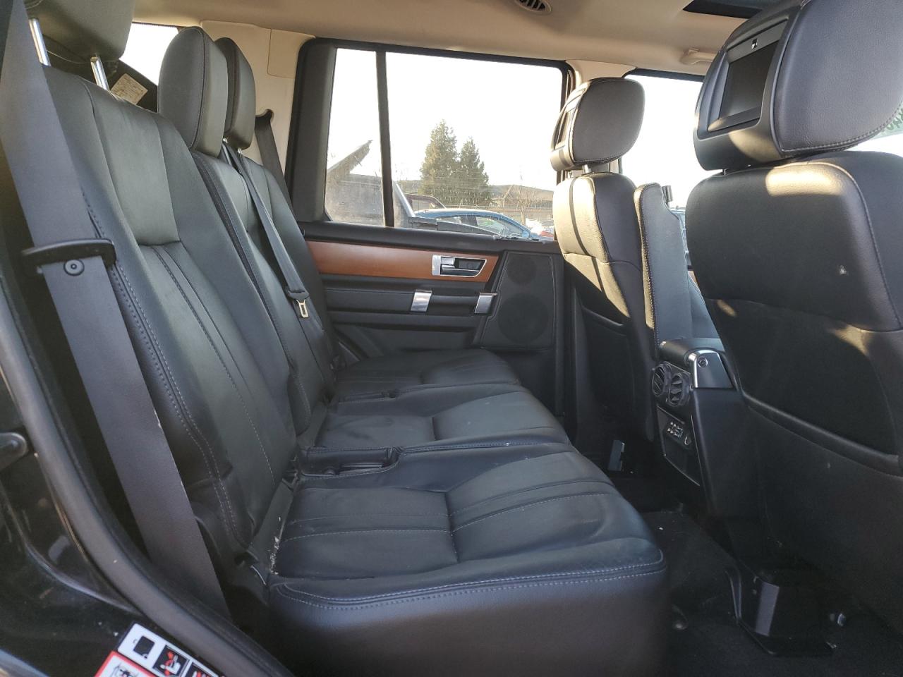 2011 Land Rover LR4 - Image 11