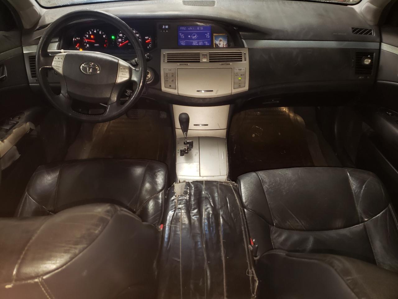 2005 Toyota Avalon - Image 8