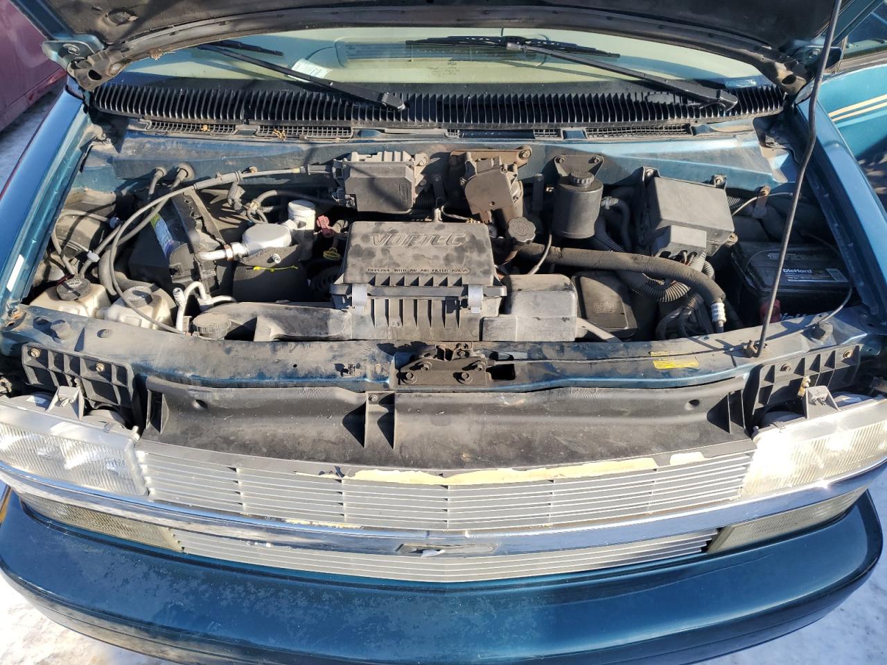 2002 Chevrolet Astro - Image 12