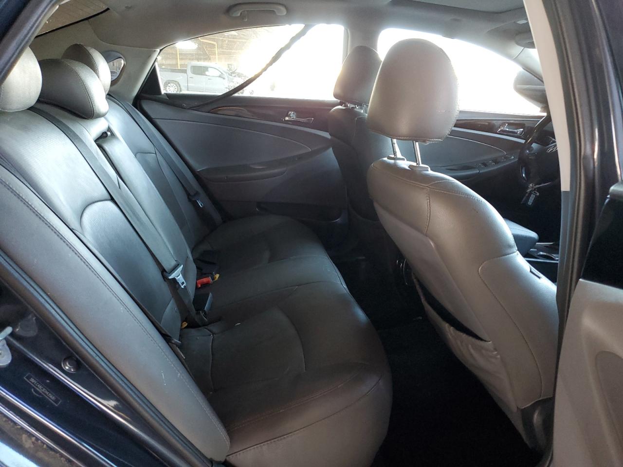 2012 Hyundai Sonata - Image 10