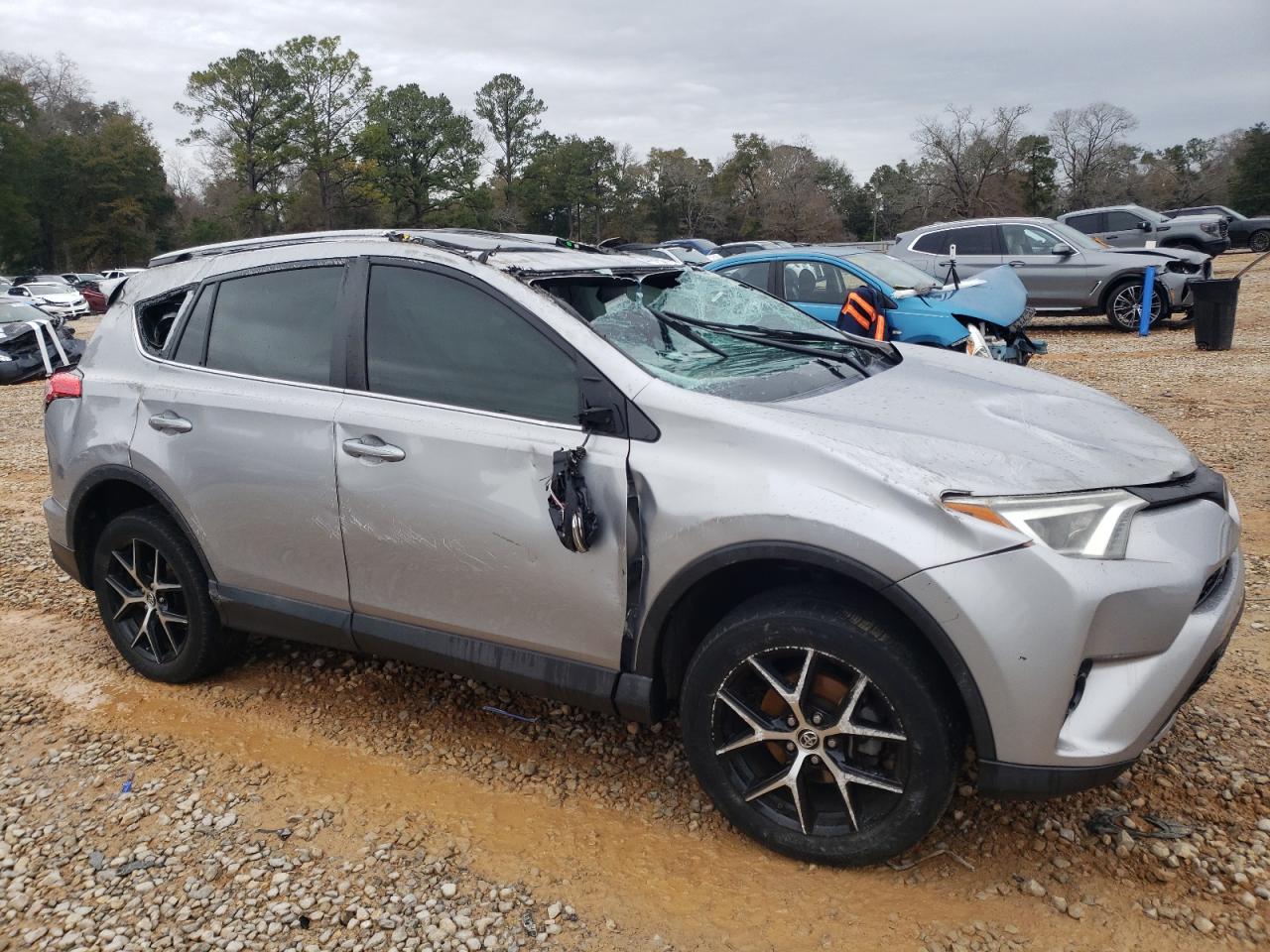 2017 Toyota RAV 4 - Image 4