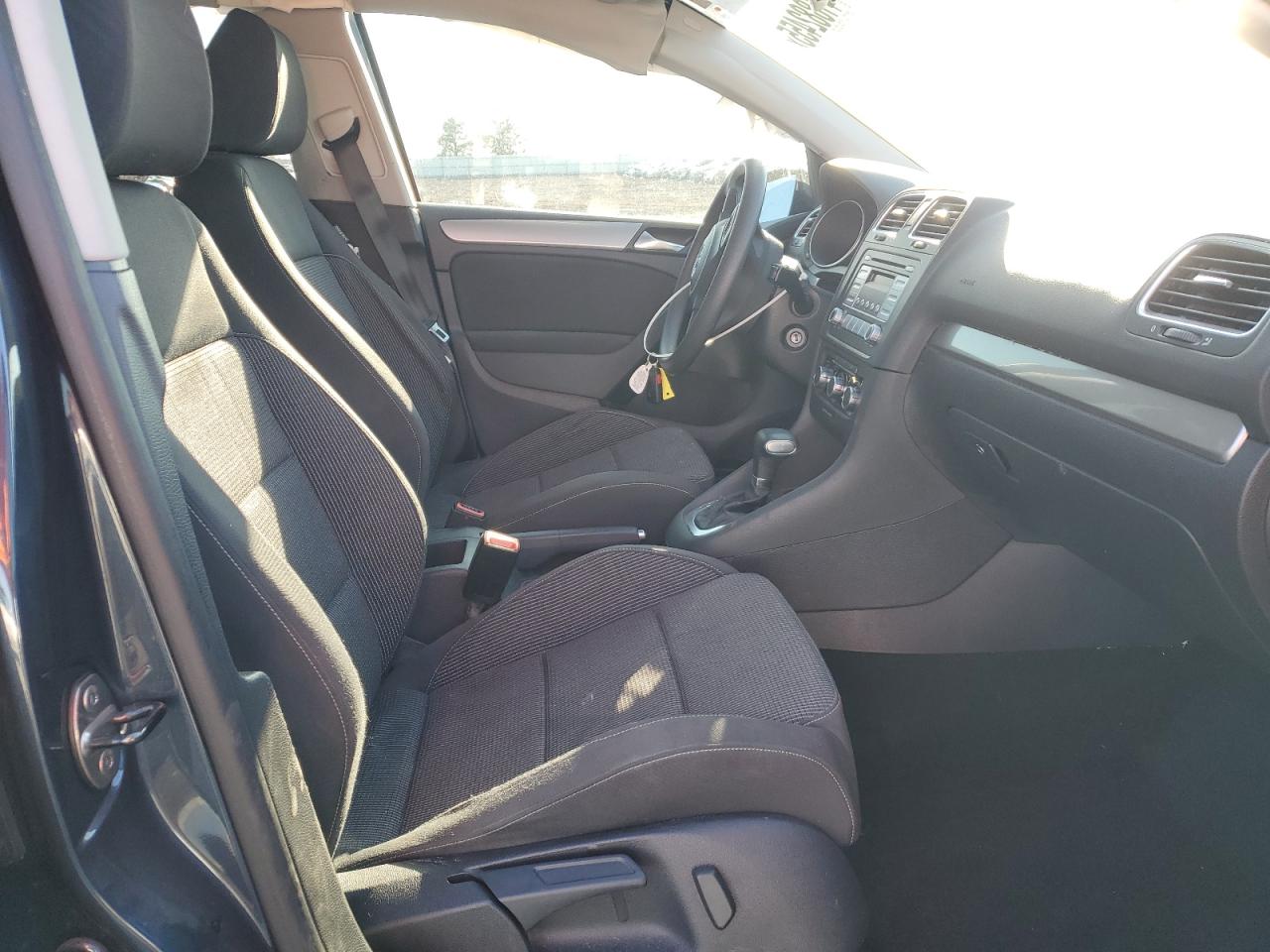 2010 Volkswagen Golf - Image 7