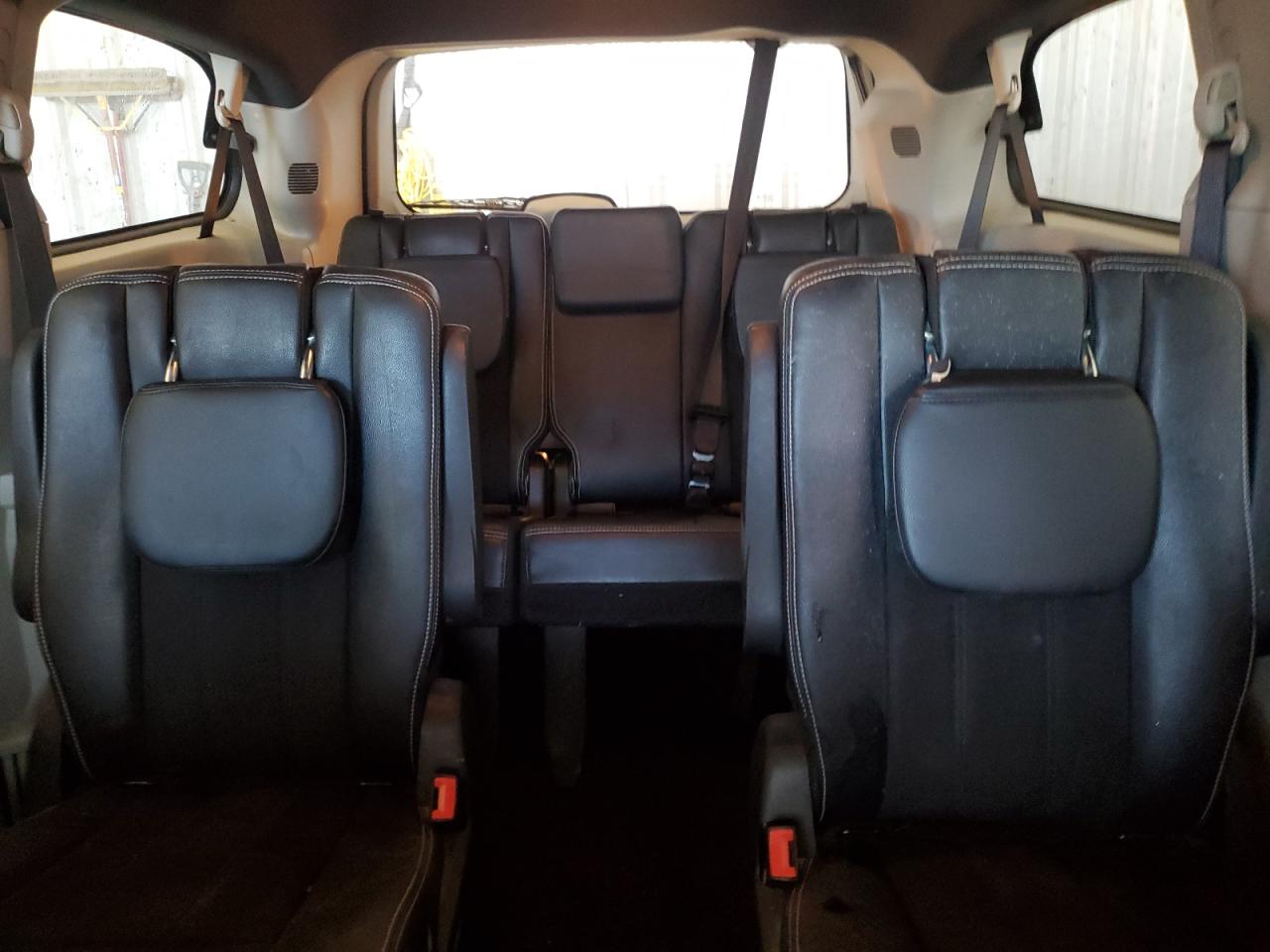 2019 Dodge Caravan - Image 10