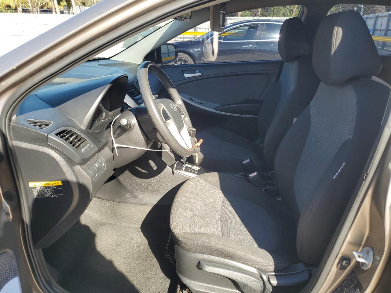 2013 Hyundai Accent - Image 7
