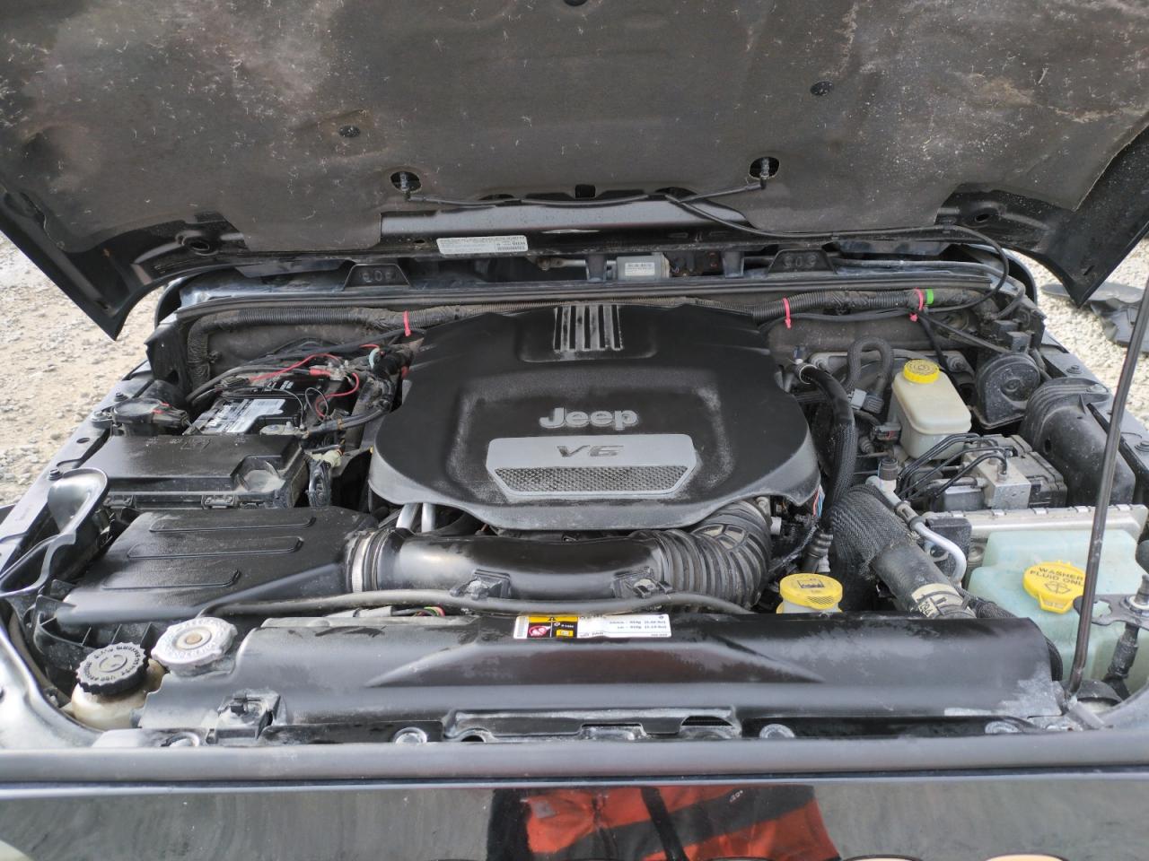 2014 Jeep Wrangler - Image 11