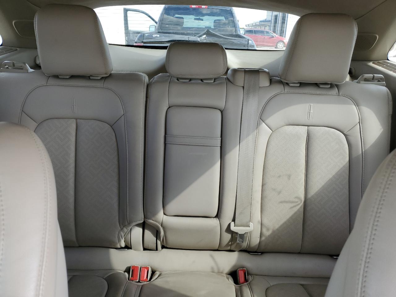 2016 Lincoln MKZ - Image 10