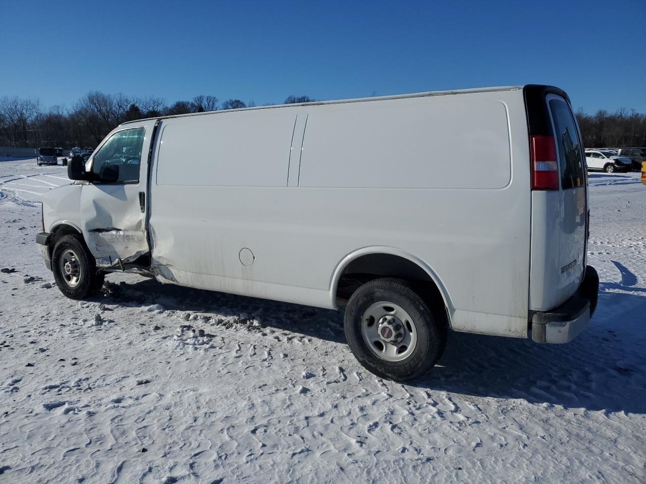 2017 GMC Savana - Image 2