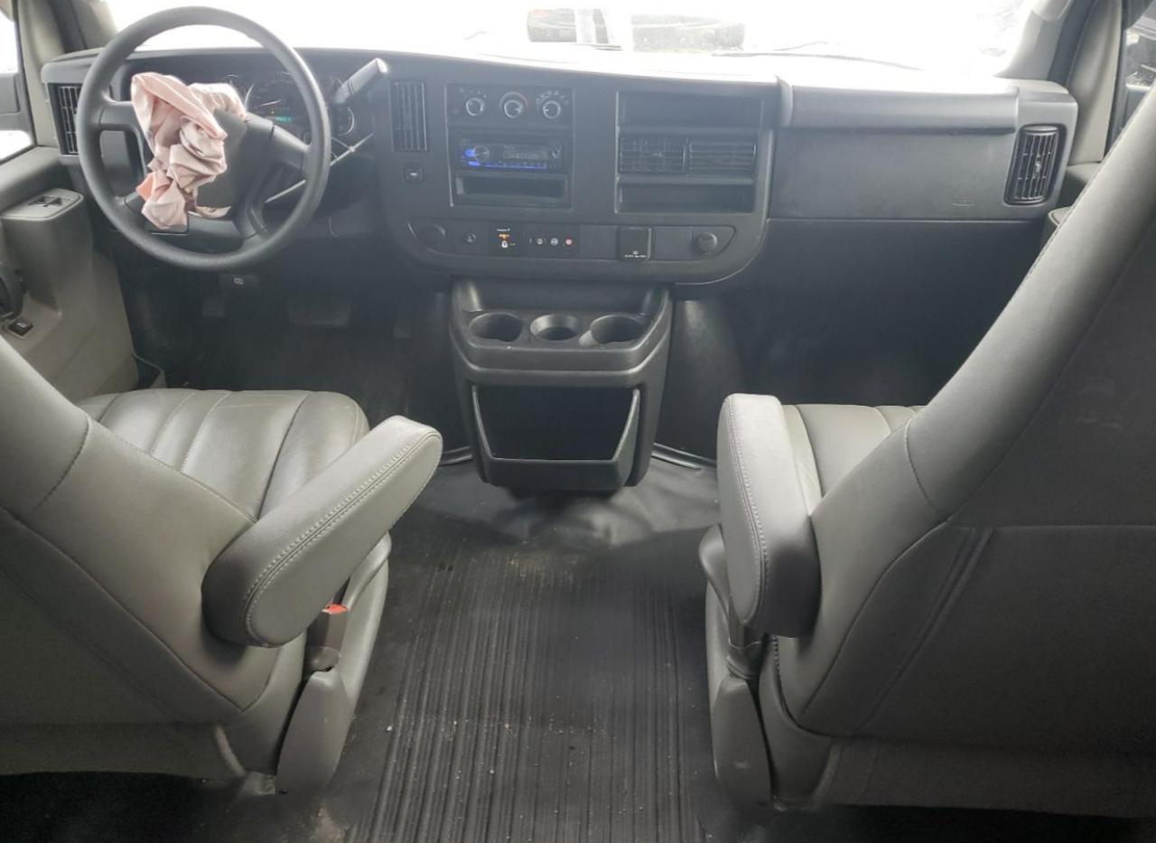 2018 GMC Savana - Image 8
