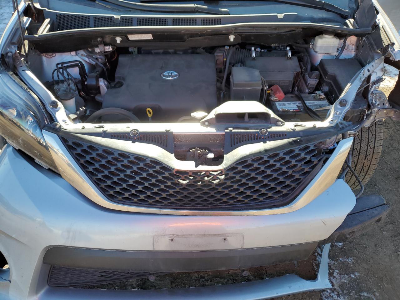 2012 Toyota Sienna - Image 12