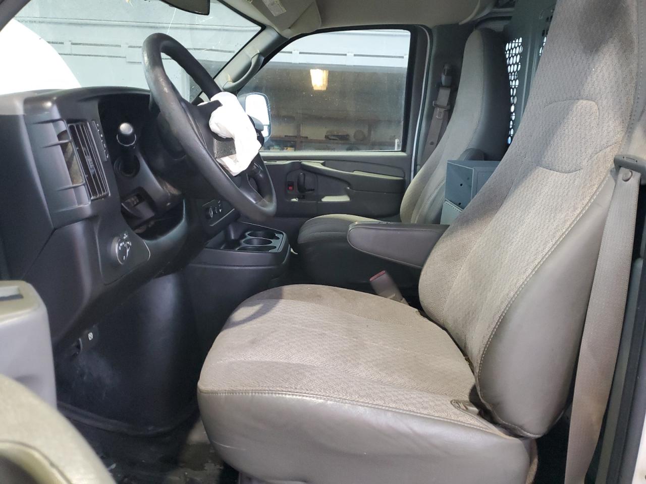 2014 GMC Savana - Image 7