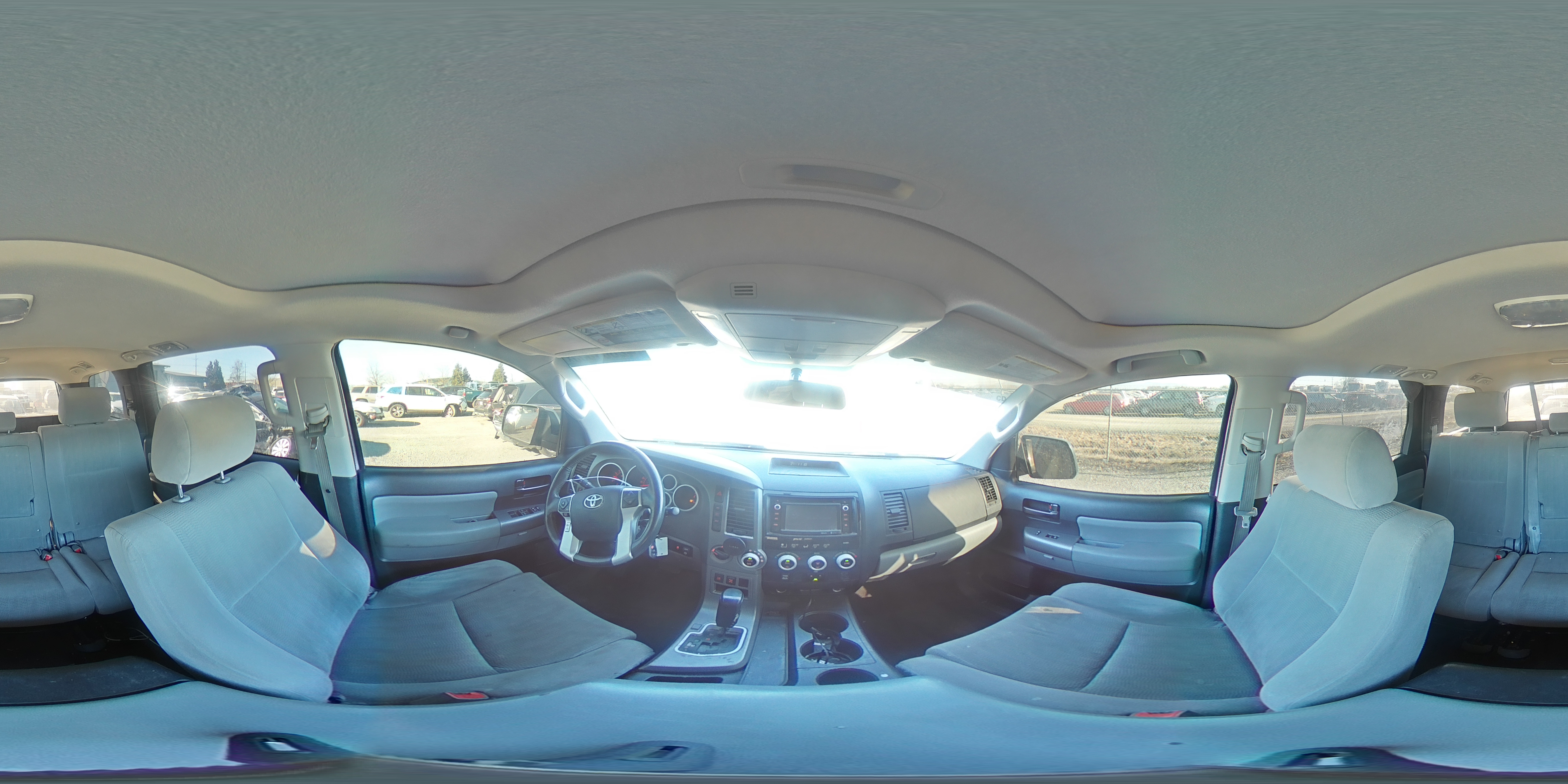 2015 Toyota Sequoia - Image 13