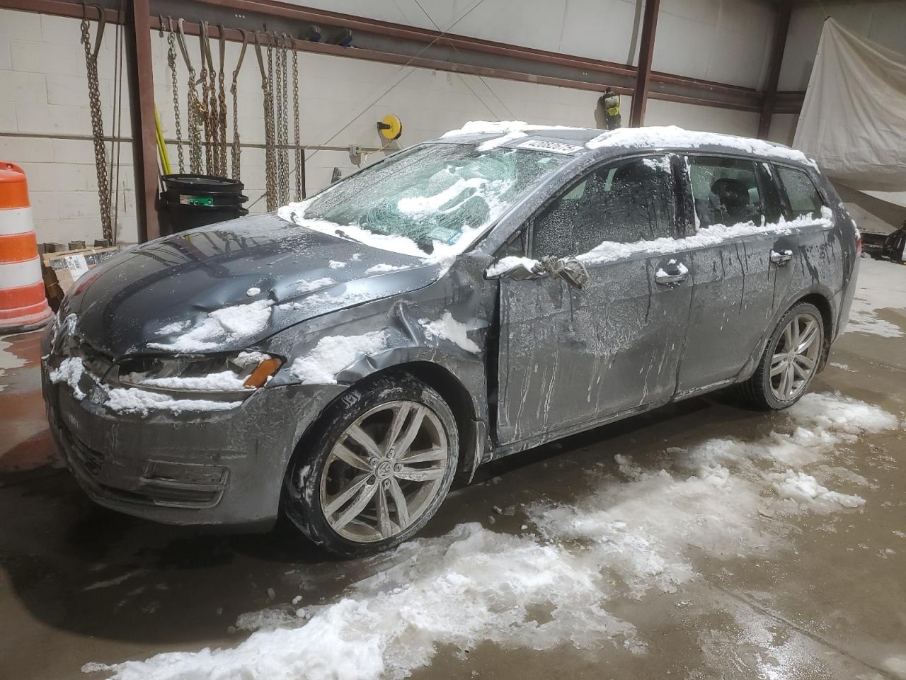 2015 Volkswagen Golf - Image 1