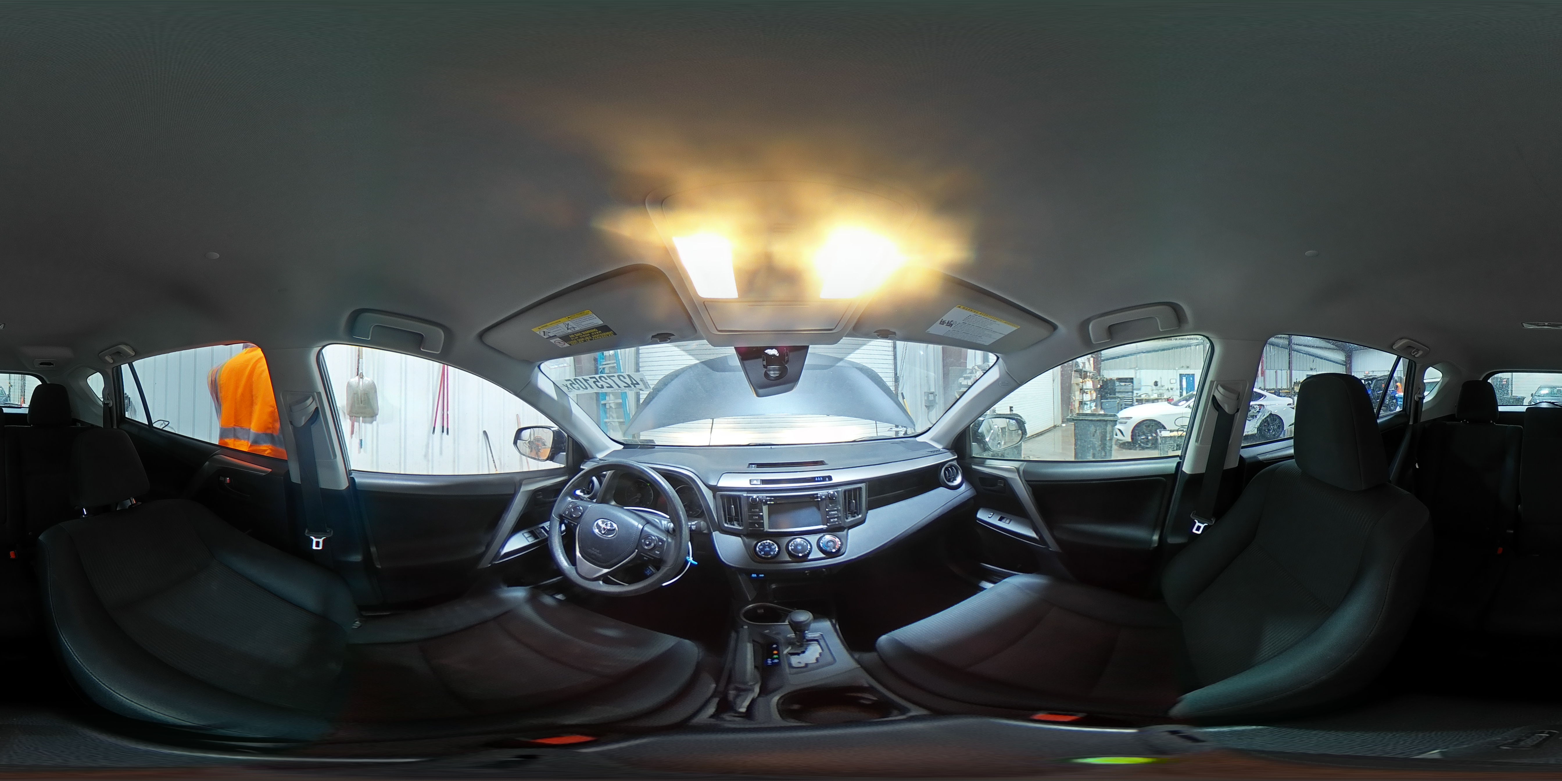 2018 Toyota RAV 4 - Image 15