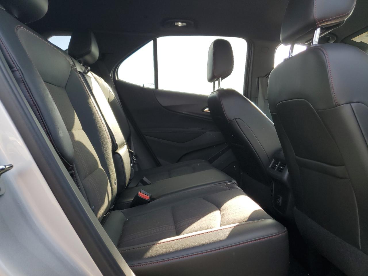 2022 Chevrolet Equinox - Image 11