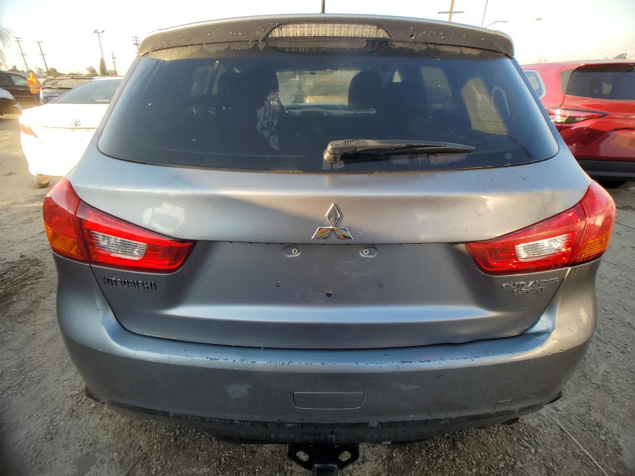 2016 Mitsubishi Outlander - Image 6