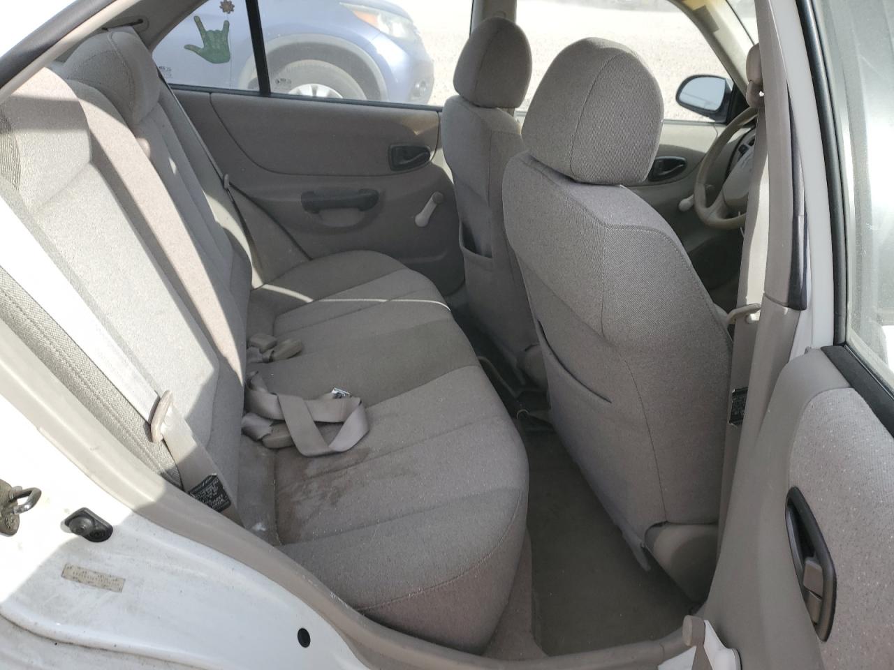 2001 Hyundai Accent - Image 10