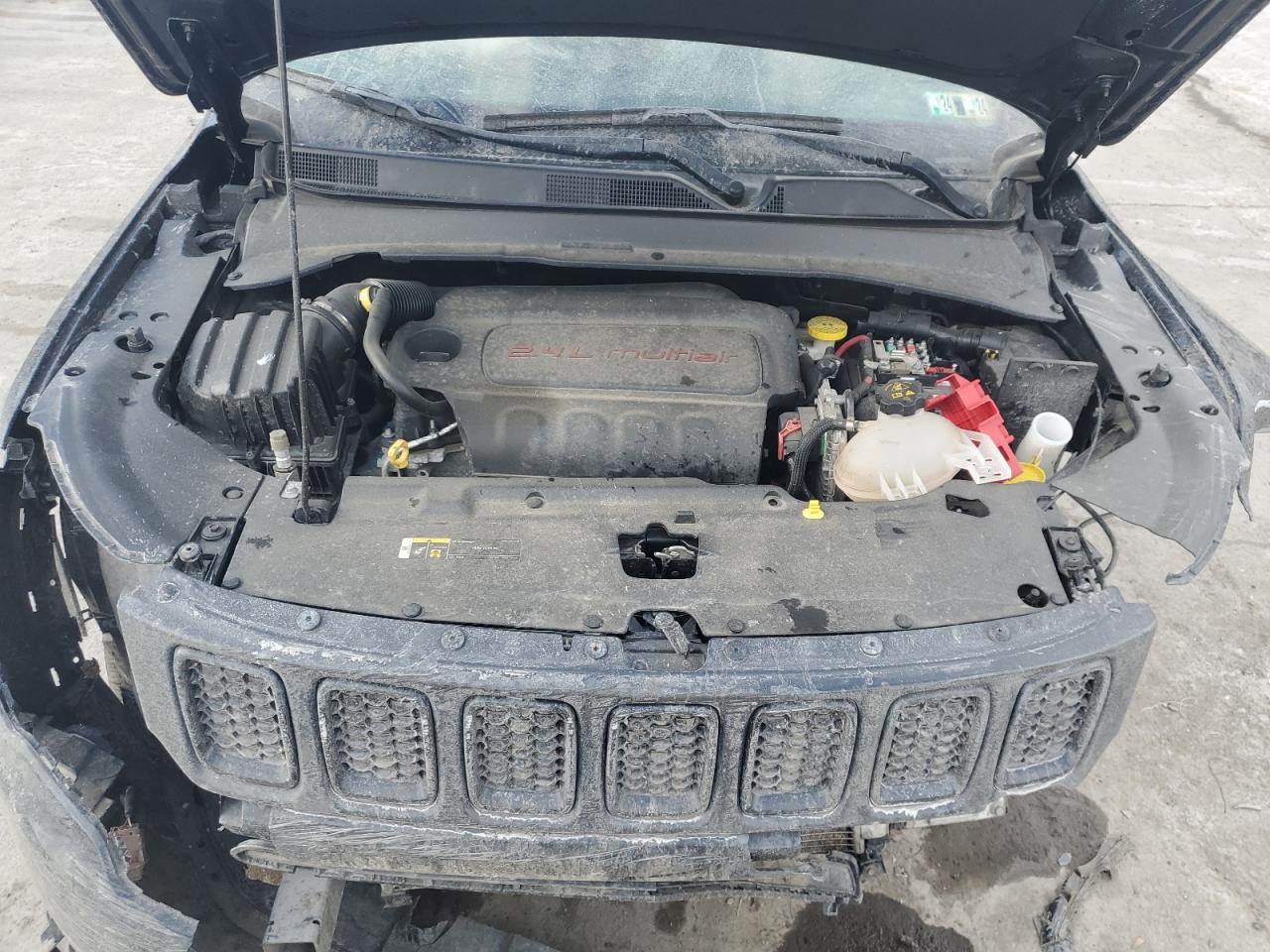 2020 Jeep Compass - Image 13