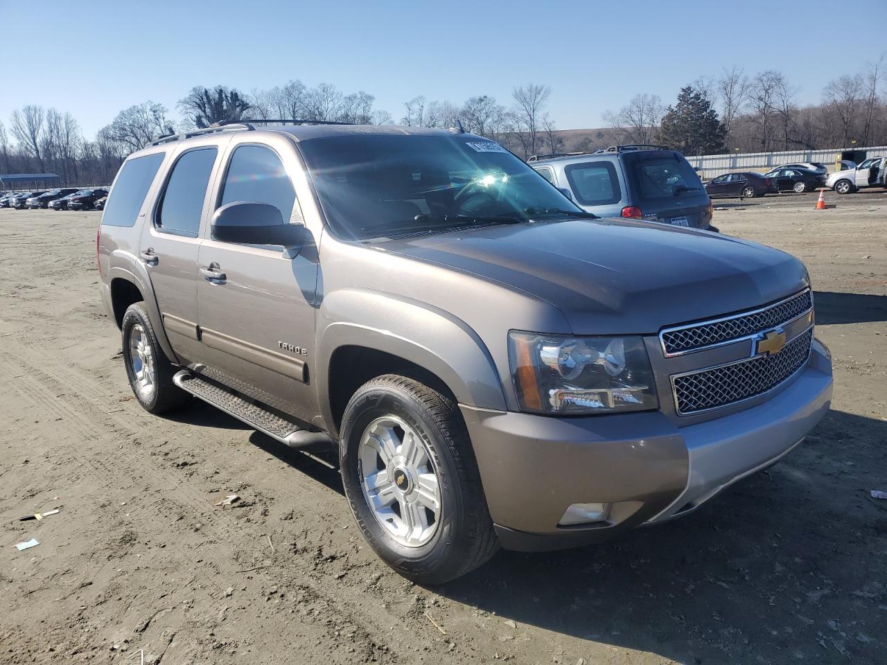 VIN 1GNSCBE08DR364342 2013 CHEVROLET TAHOE no.4