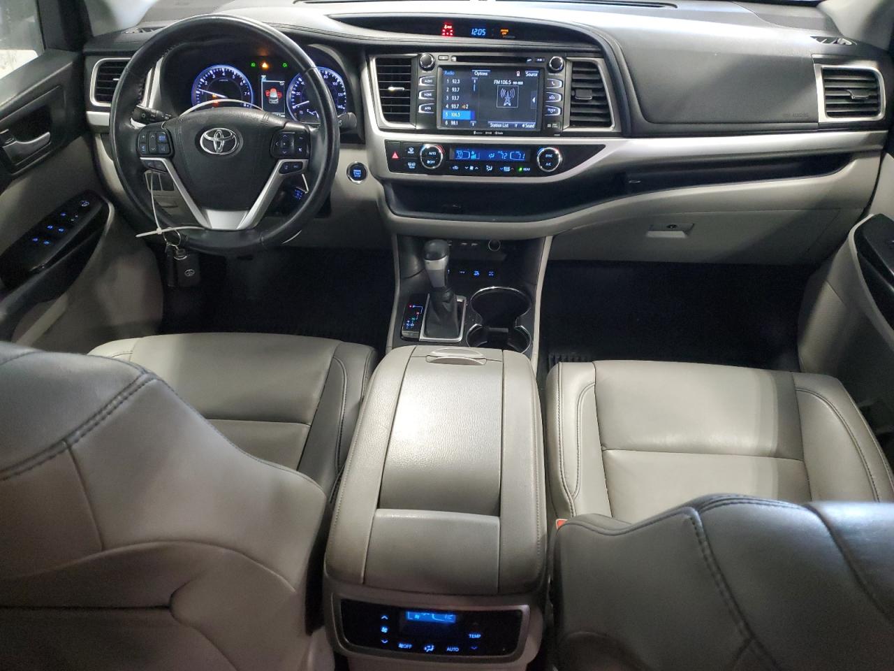 2019 Toyota Highlander - Image 8
