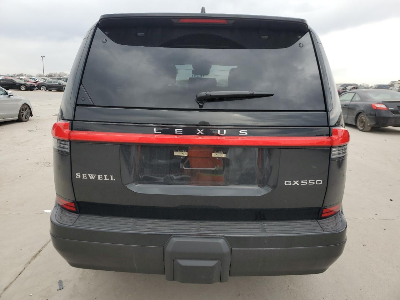 2024 Lexus GX - Image 6
