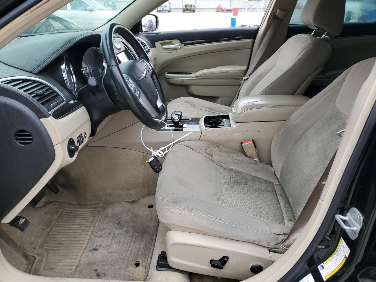 2012 Chrysler 300 - Image 7
