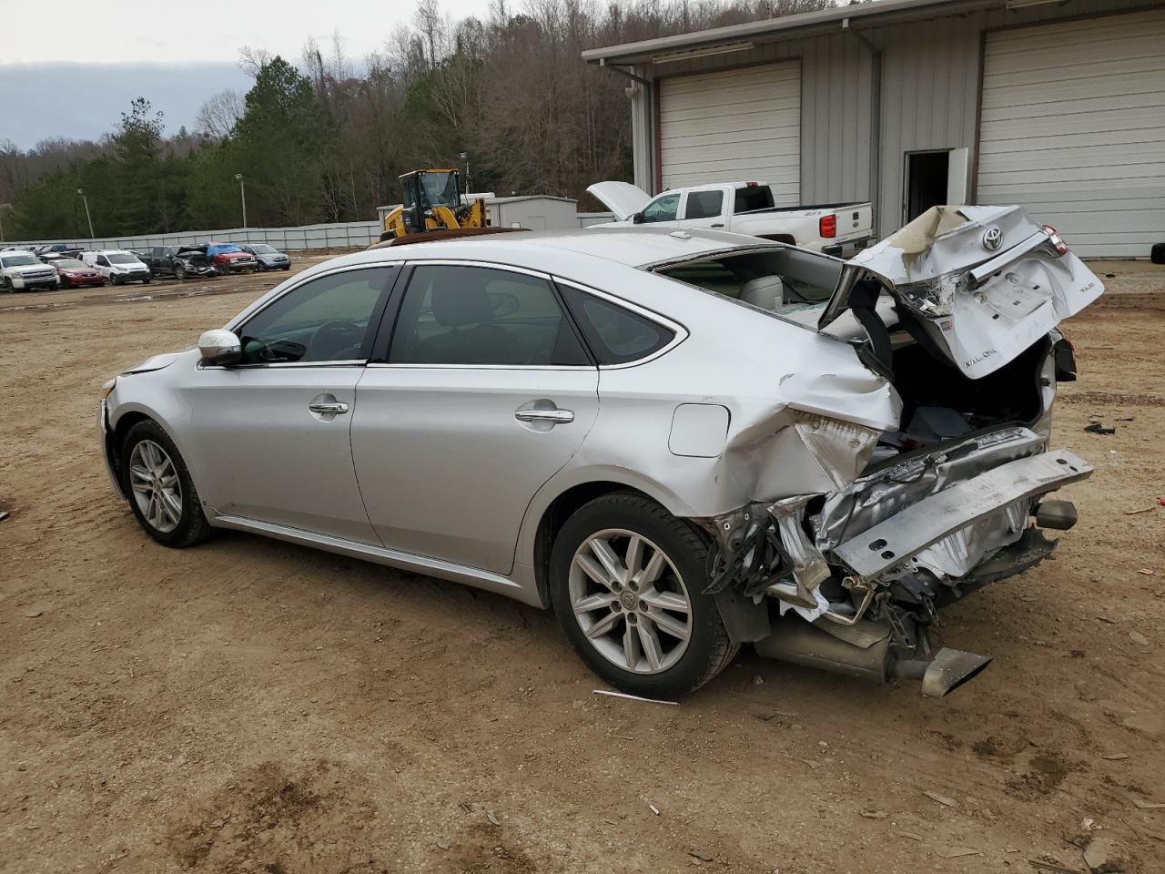 2014 Toyota Avalon - Image 2
