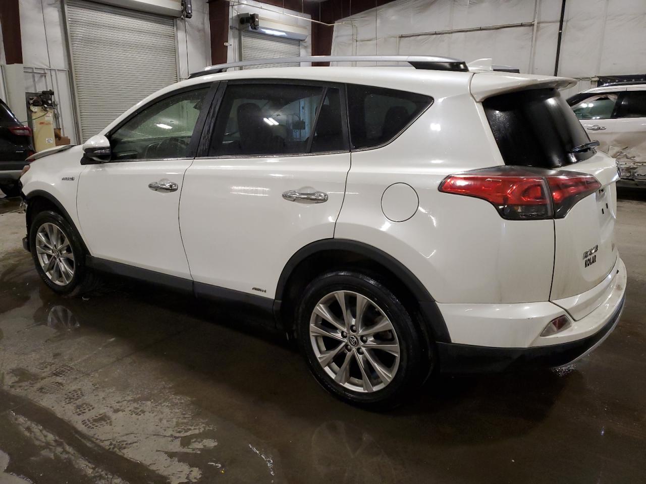 2018 Toyota RAV 4 - Image 2