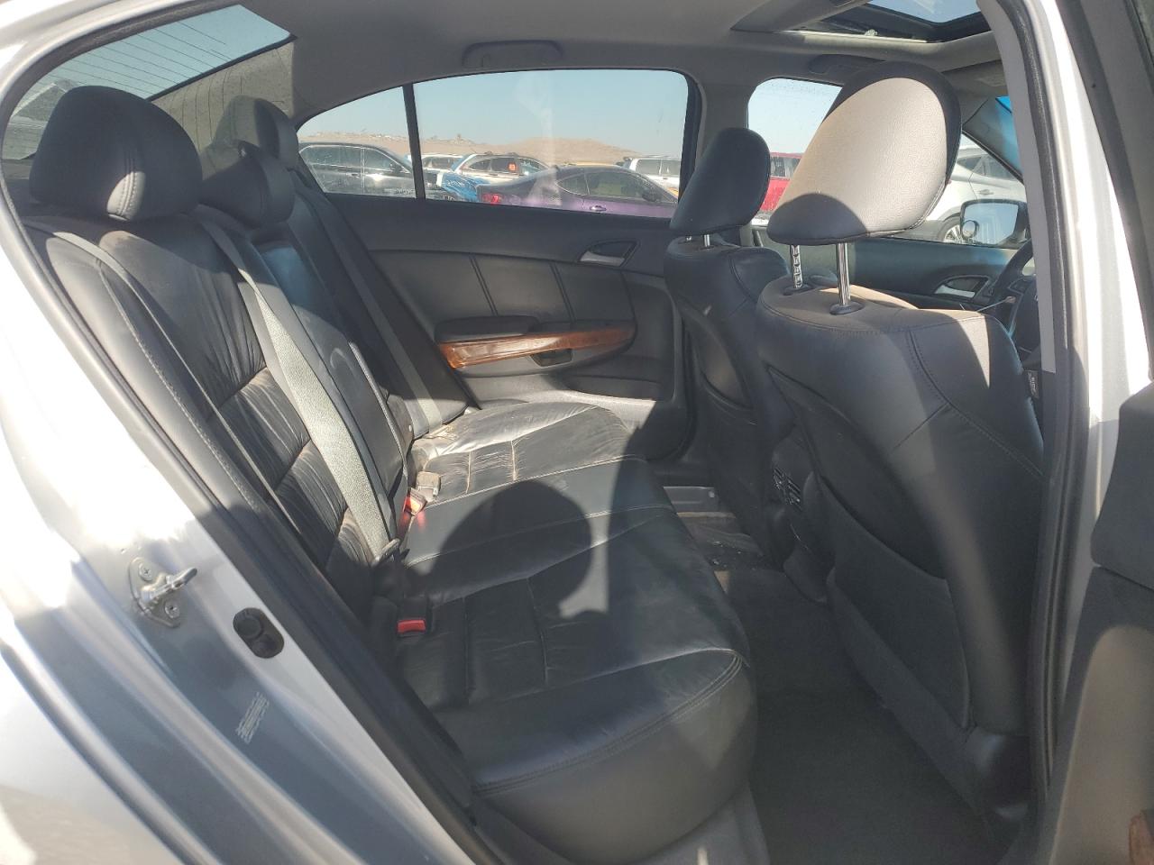 2012 Honda Accord - Image 10
