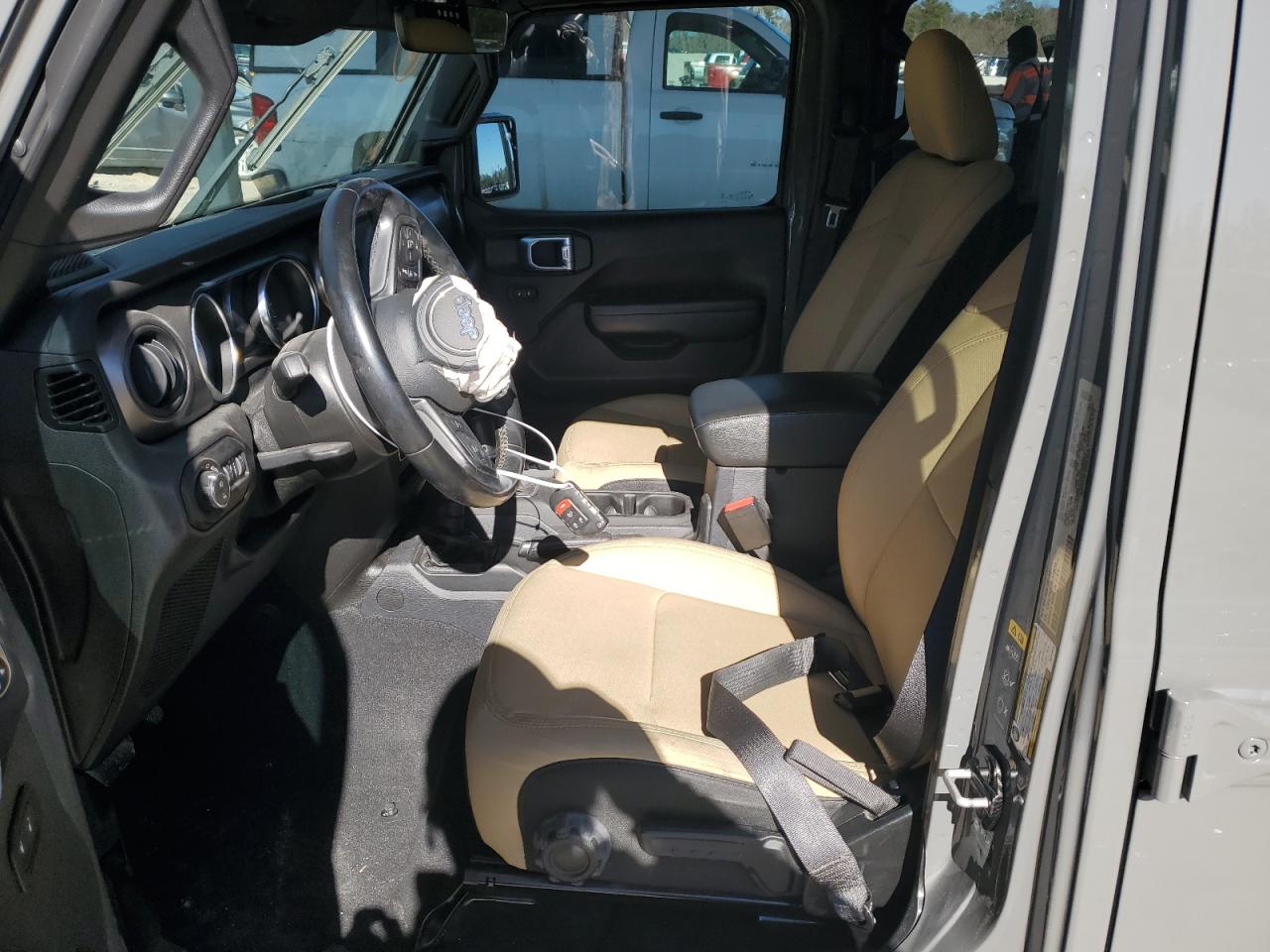 2021 Jeep Gladiator - Image 7