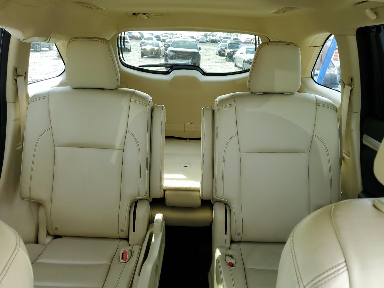 2016 Toyota Highlander - Image 10
