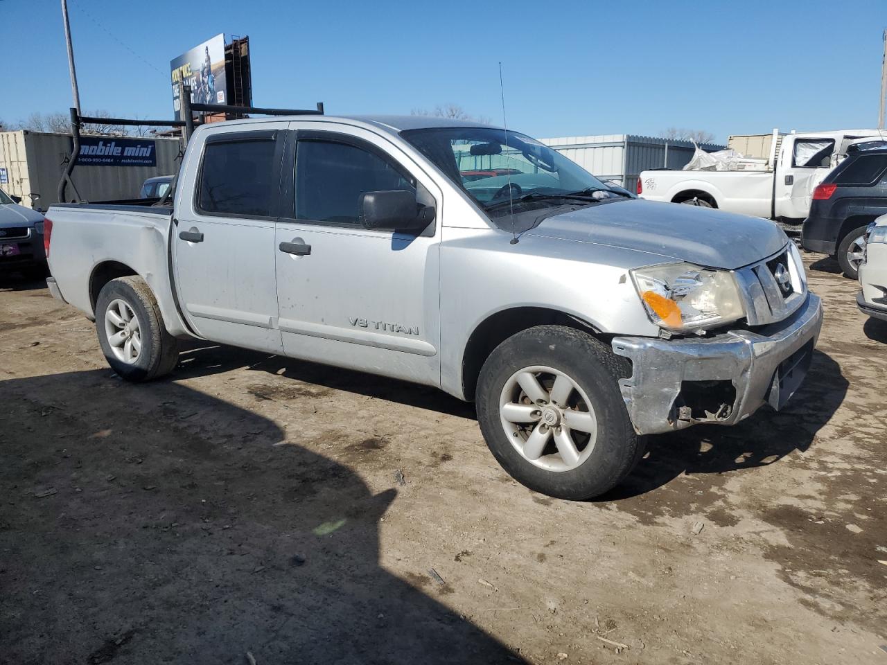 2011 Nissan Titan - Image 4