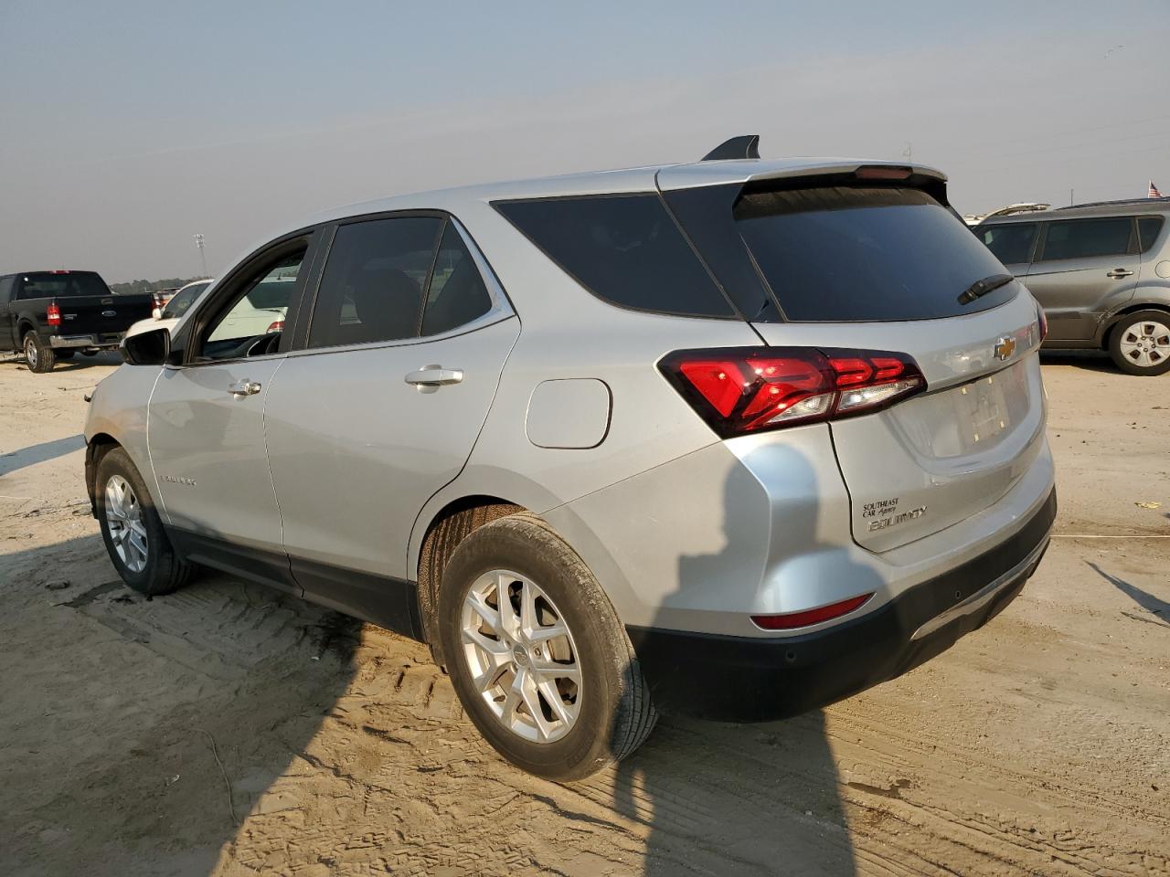 2022 Chevrolet Equinox - Image 2